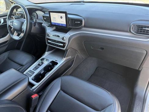 Used 2024 Ford Explorer XLT w/ Equipment Group 202A image 13