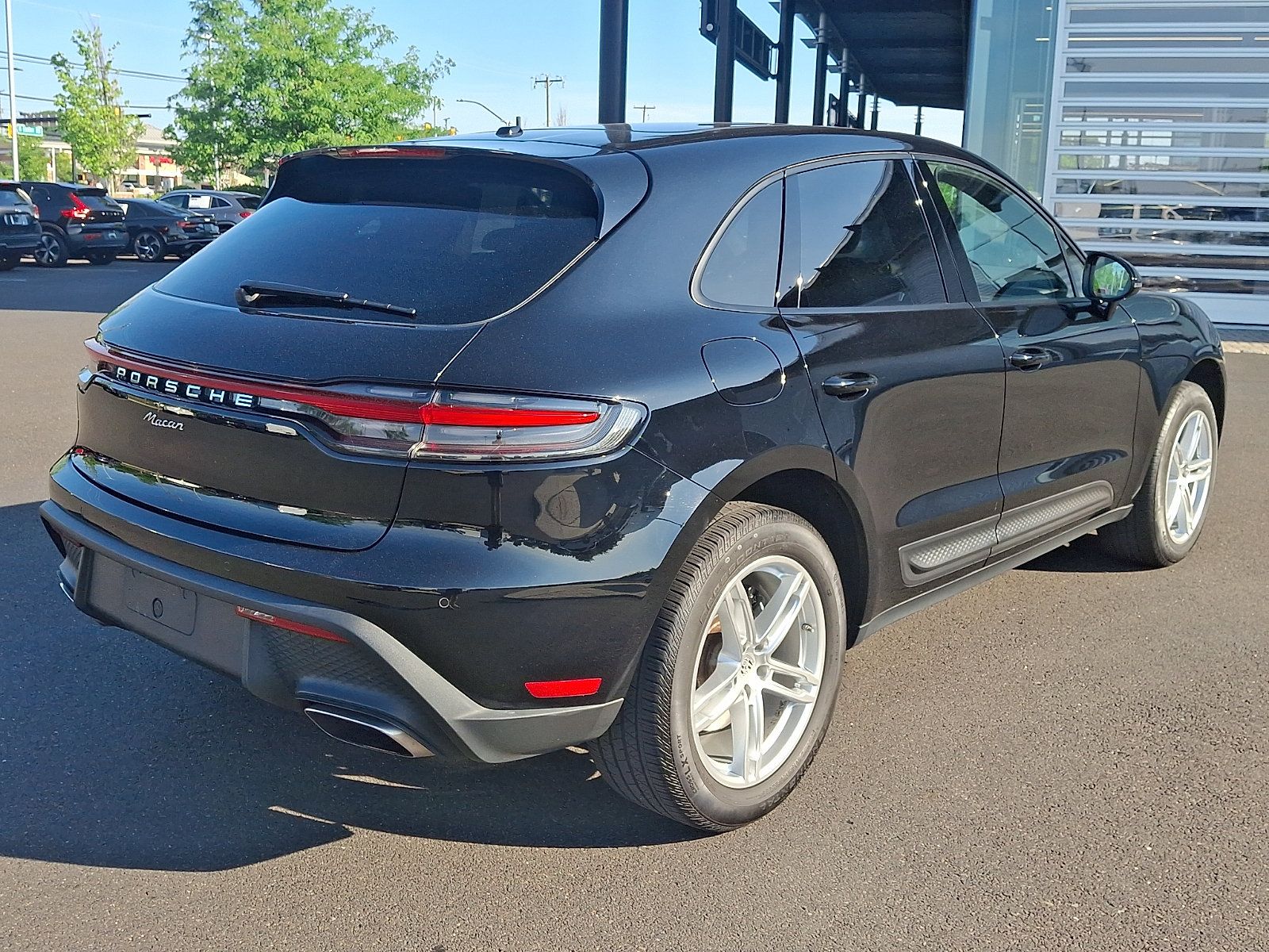 Used 2024 Porsche Macan AWD/4WD image 6