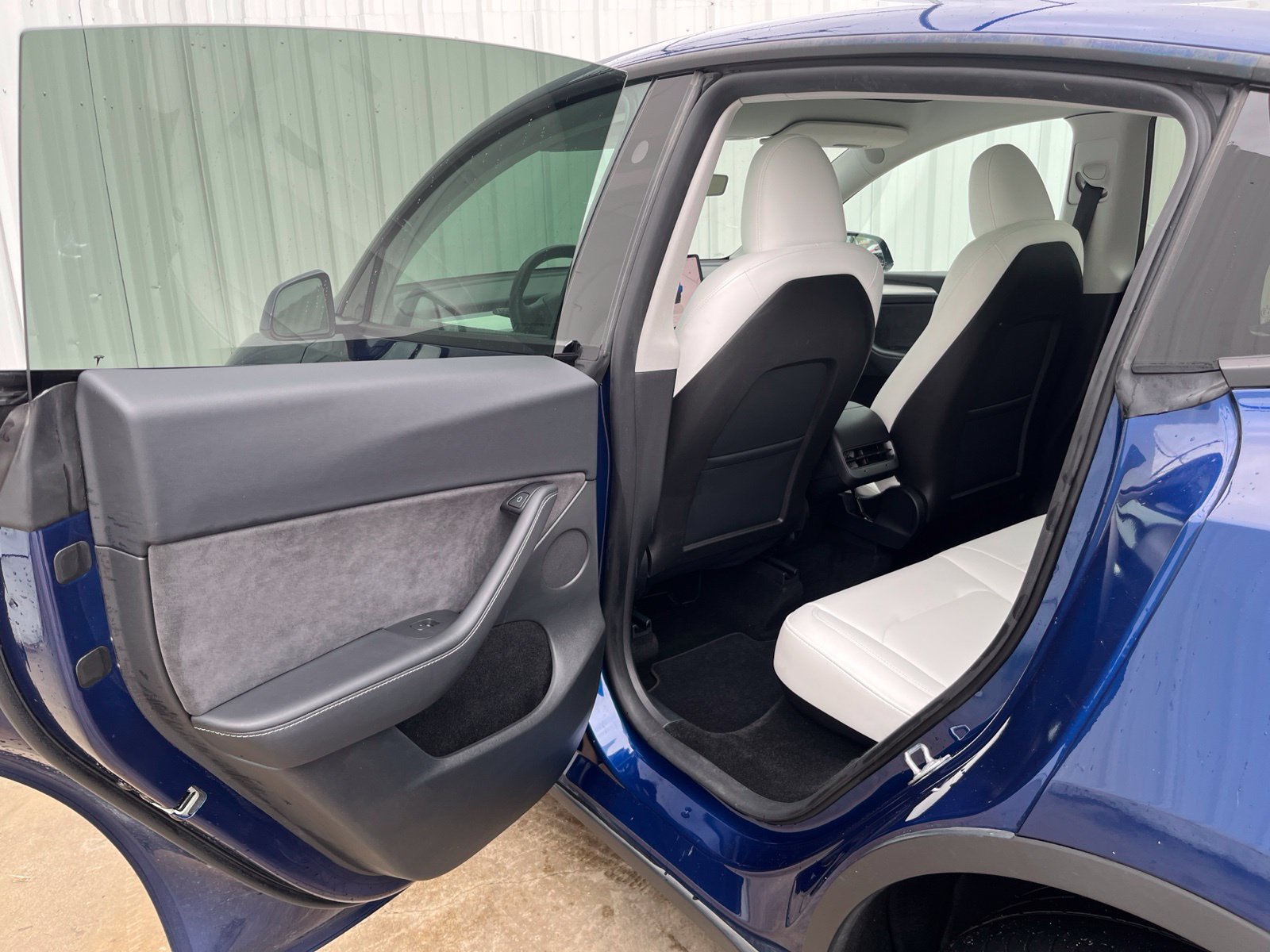 Used 2024 Tesla Model Y 2WD image 14