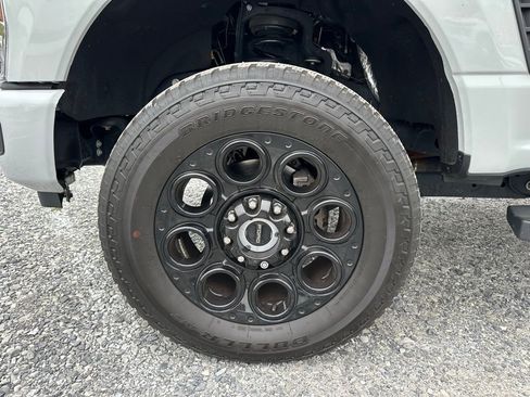 Used 2025 Ford F250 XLT w/ Black Appearance Package image 3
