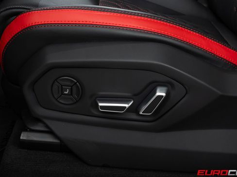 Used 2024 Lamborghini Urus Performante AWD/4WD image 54