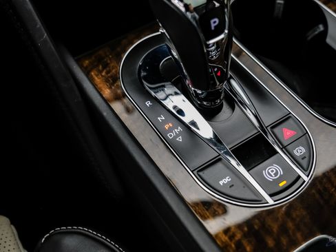 Used 2019 Bentley Bentayga image 60