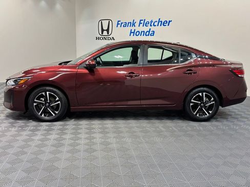 Used 2024 Nissan Sentra SV FWD image 2