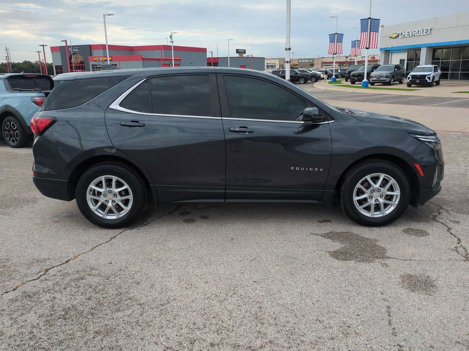 Used 2023 Chevrolet Equinox LT FWD image 9
