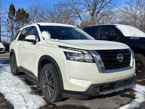 Used 2022 Nissan Pathfinder SL w/ SL Premium Package image 1
