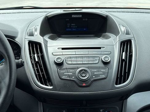 Used 2017 Ford Escape SE image 22