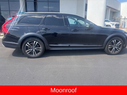 Used 2018 Volvo V90 T5 Cross Country w/ Convenience Package image 8