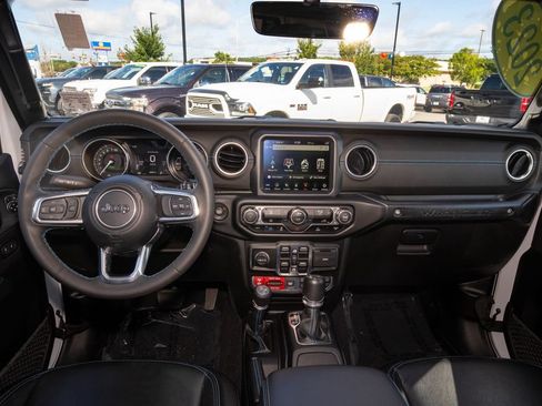 Used 2023 Jeep Wrangler Unlimited Rubicon 4xe AWD/4WD image 18