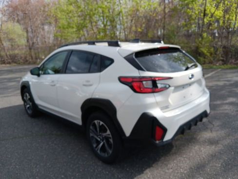 Used 2025 Subaru Crosstrek 2.0i Premium image 4