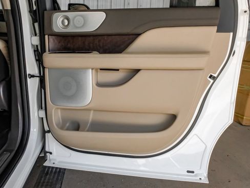 Used 2023 Lincoln Navigator L Reserve AWD/4WD image 48