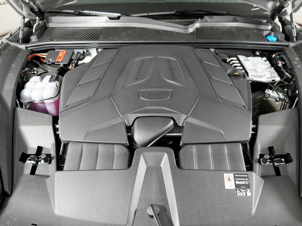 Certified 2026 Porsche Cayenne Coupe AWD/4WD image 41