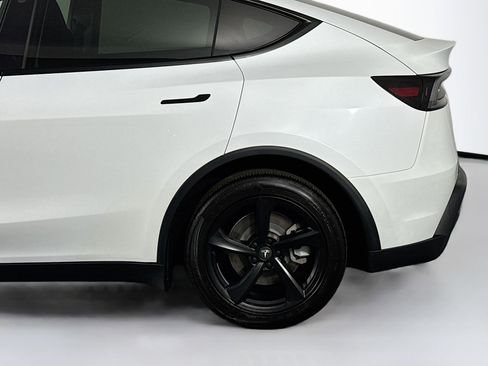Used 2026 Tesla Model Y Long Range AWD/4WD image 41