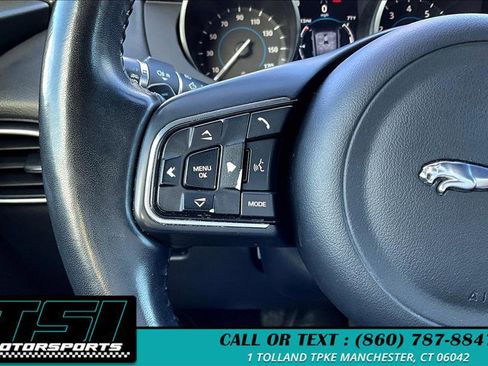 Used 2018 Jaguar F-PACE Premium image 18