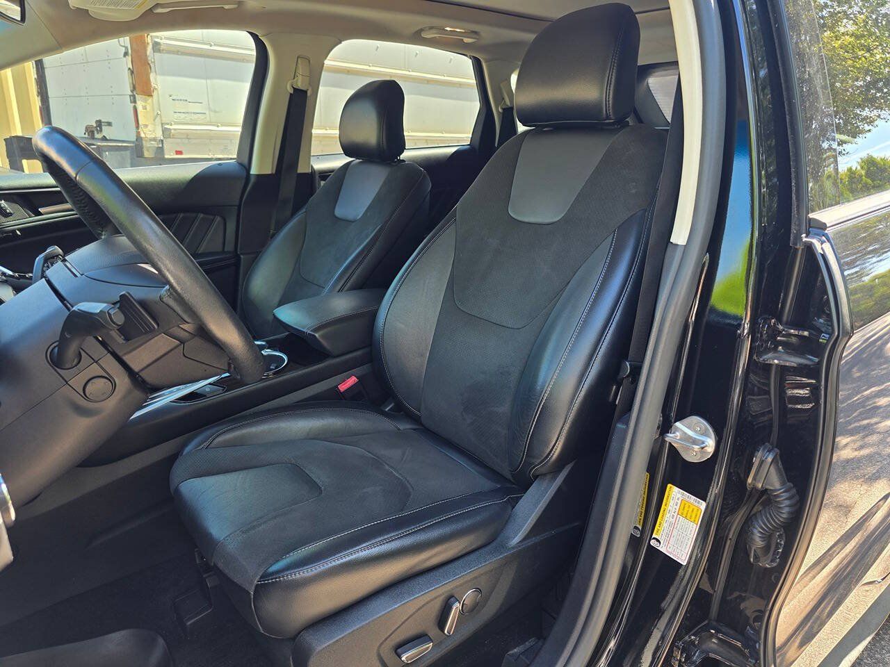 Used 2018 Ford Edge Sport w/ Equipment Group 401A AWD/4WD image 14