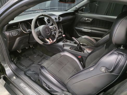 Used 2016 Ford Mustang Shelby GT350 w/ Technology Package RWD image 23