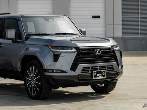 Used 2025 Lexus GX 550 w/ Accessory Package (Z1) image 23