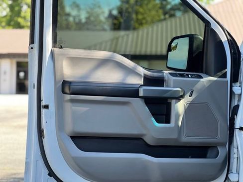 Used 2018 Ford F150 XLT w/ Trailer Tow Package AWD/4WD image 10