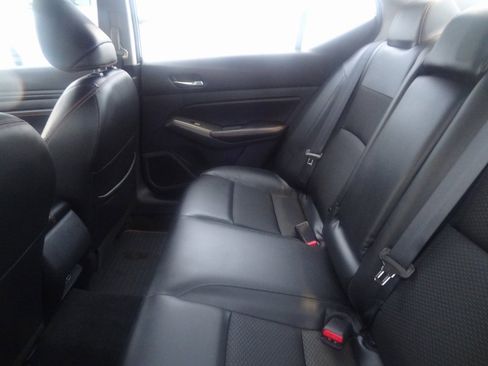 Used 2022 Nissan Altima 2.5 SR image 9