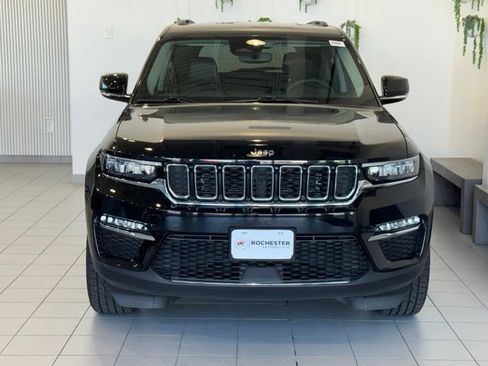 Used 2023 Jeep Grand Cherokee Limited w/ Trailer Tow Prep Group (B) AWD/4WD image 38