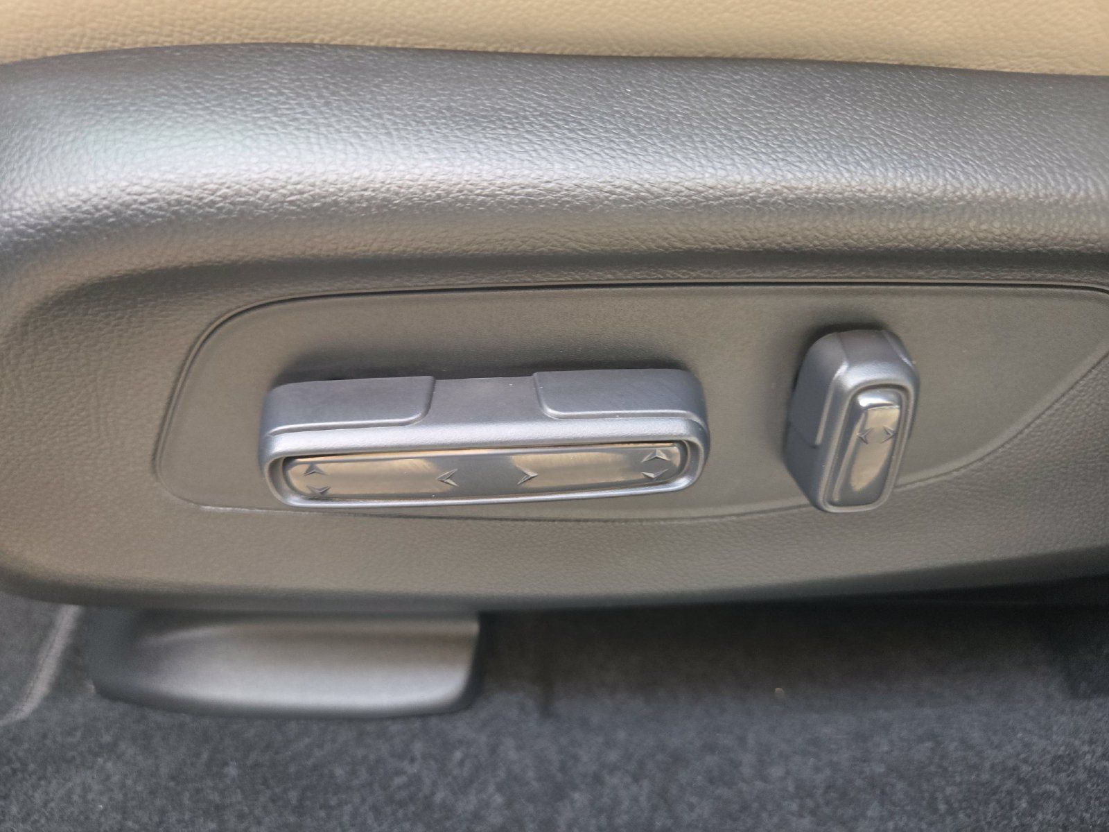 Used 2027 Honda HR-V EX-L image 24