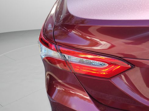 Used 2018 Toyota Camry LE FWD image 25