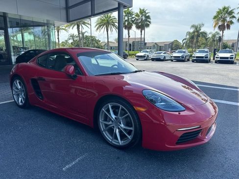 Used 2021 Porsche 718 Cayman RWD image 5