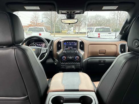 Used 2023 Chevrolet Silverado 2500 High Country w/ Z71 Off-Road Package image 21