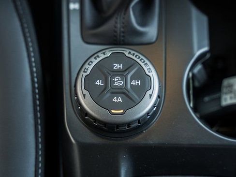 New 2025 Ford Bronco Outer Banks w/ Sasquatch Package image 38