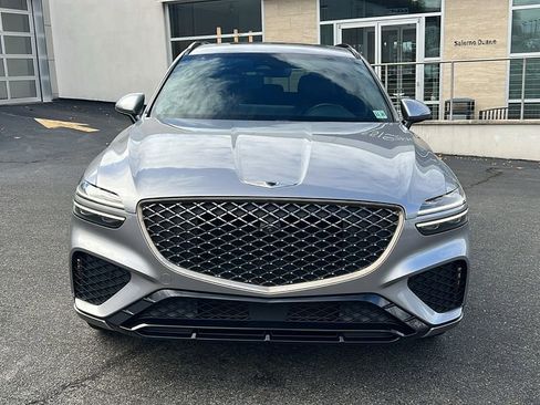 Used 2022 Genesis GV70 2.5T w/ Sport Prestige Package image 8