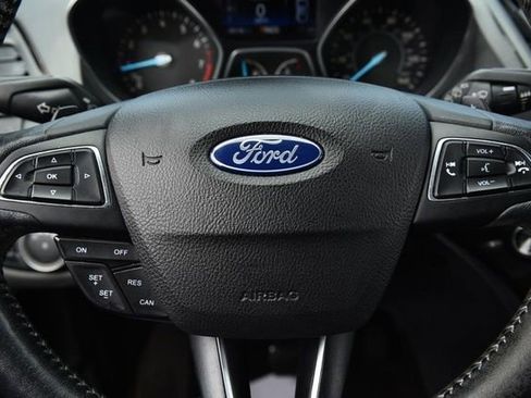 Used 2017 Ford Escape Titanium FWD image 19
