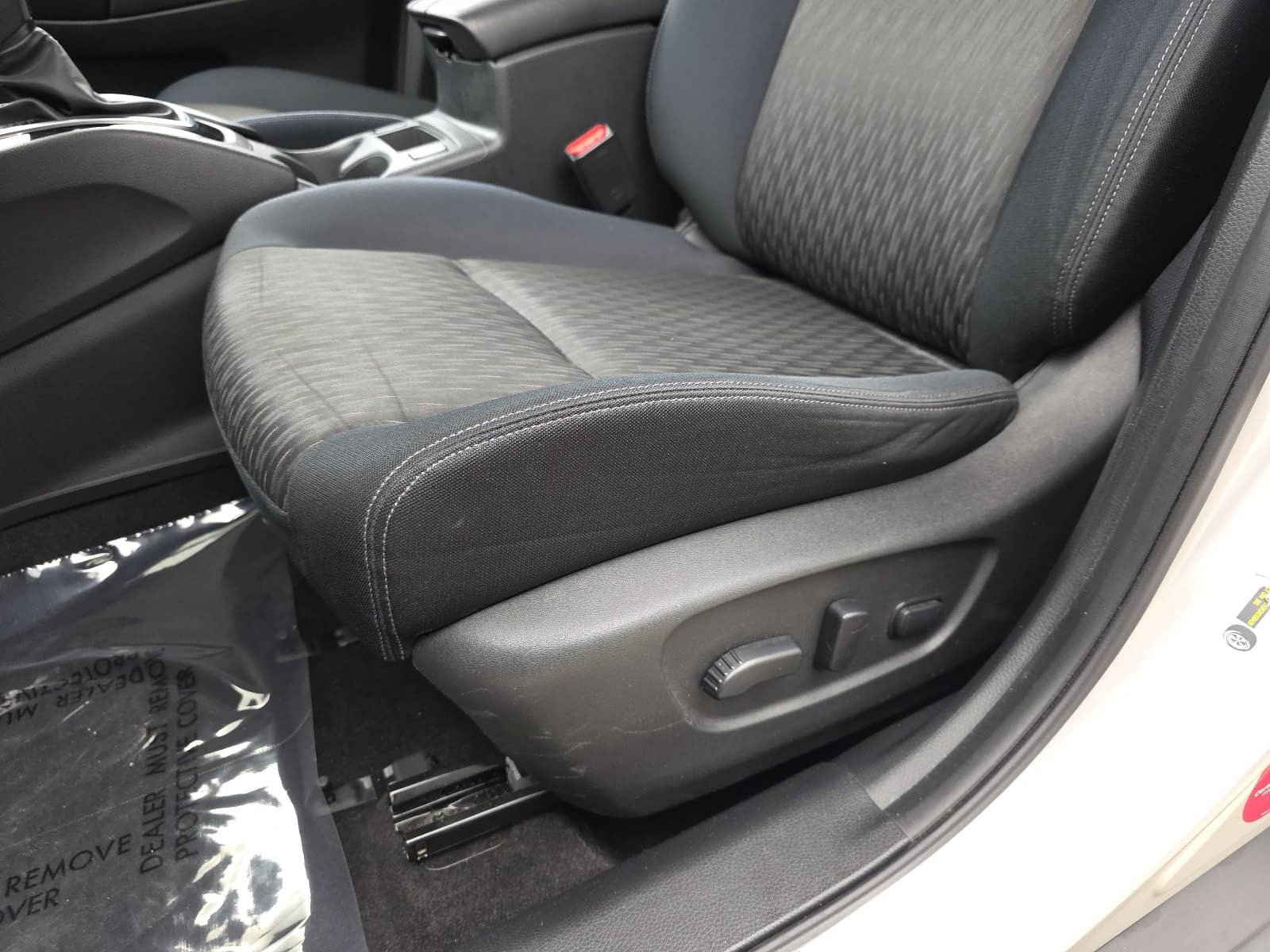 Used 2018 Nissan Rogue SV FWD image 25