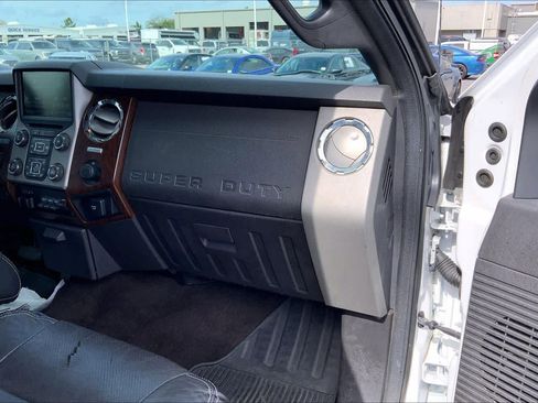 Used 2015 Ford F250 Lariat w/ Chrome Package image 18