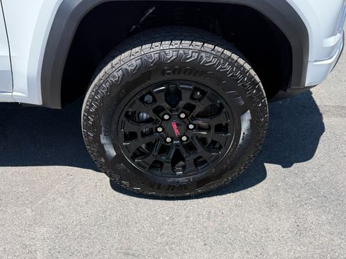 New 2026 GMC Canyon Elevation w/ LPO, Sports Bar Package AWD/4WD image 12