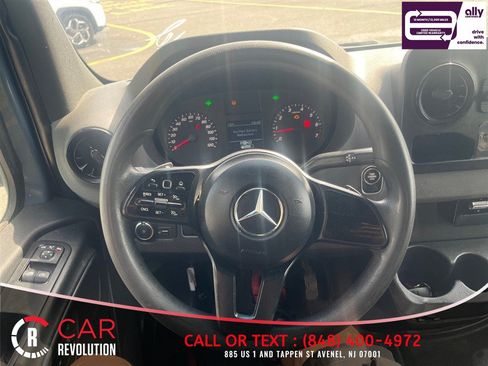 Used 2021 Mercedes-Benz Sprinter 2500 image 12