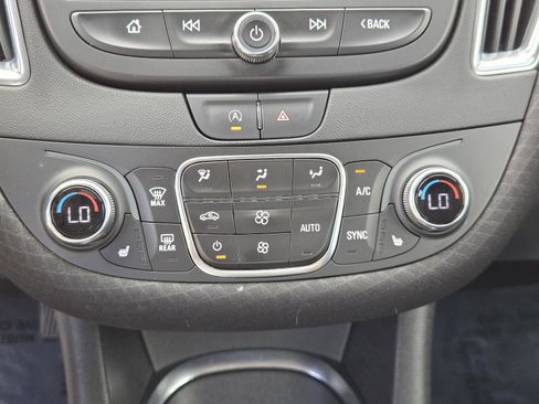 Used 2021 Chevrolet Malibu LT image 11