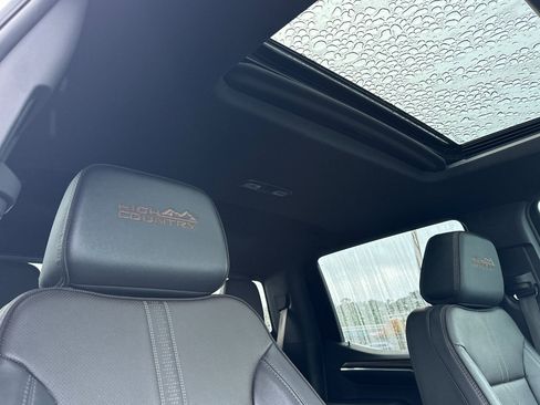 Used 2024 Chevrolet Silverado 1500 High Country w/ High Country Premium Package image 18