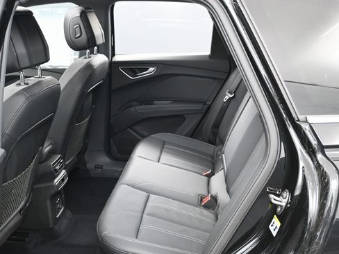 Used 2023 Audi Q4 e-tron Premium w/ Convenience Package image 32