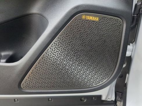 New 2025 Mitsubishi Outlander SE image 22