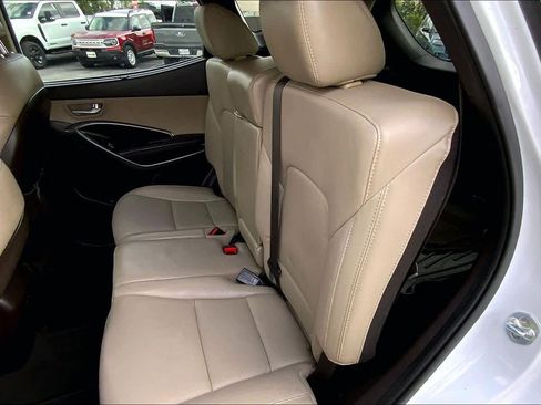 Used 2017 Hyundai Santa Fe Sport image 19