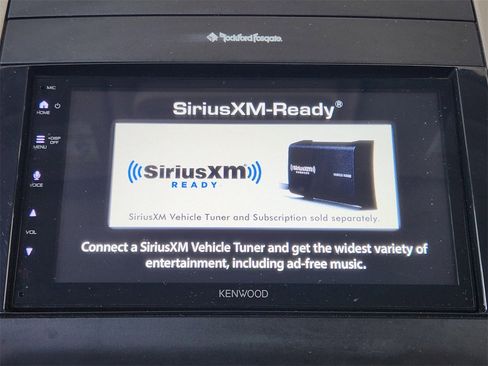 Used 2014 Nissan Frontier SL image 16