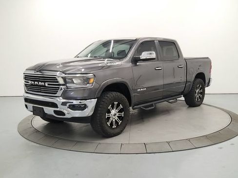 Used 2019 RAM 1500 Laramie AWD/4WD image 4