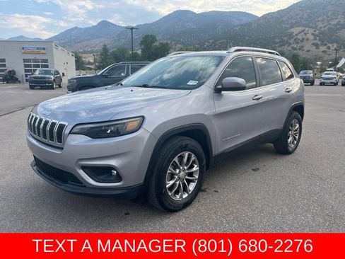 Used 2019 Jeep Cherokee Latitude Plus w/ Comfort/Convenience Group AWD/4WD image 8