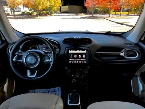 Used 2019 Jeep Renegade Latitude w/ UConnect 8.4 Nav Group image 30