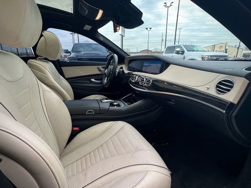 Used 2018 Mercedes-Benz S 560 Sedan image 34