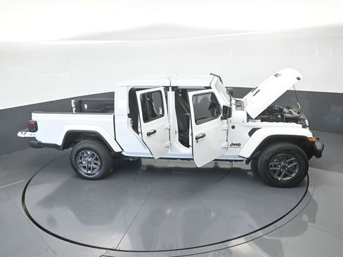 Used 2025 Jeep Gladiator Sport image 63