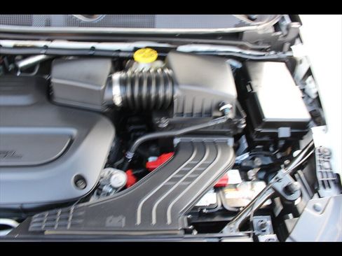 Used 2022 Chrysler Pacifica Touring-L FWD image 36