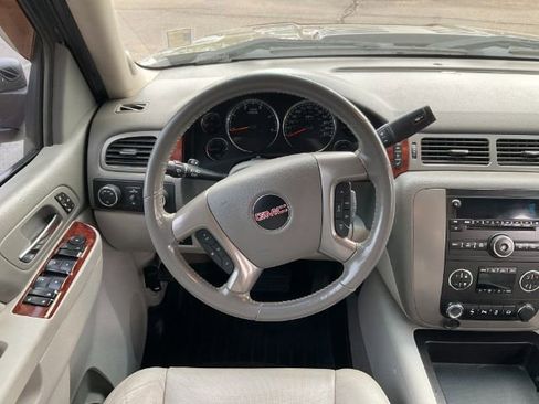 Used 2014 GMC Sierra 3500 SLT w/ SLT Convenience Package AWD/4WD image 19