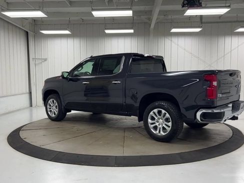 Used 2023 Chevrolet Silverado 1500 LTZ w/ Z71 Off-Road Package AWD/4WD image 6
