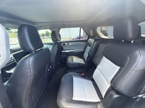 Used 2023 Ford Explorer XLT w/ Equipment Group 202A AWD/4WD image 16