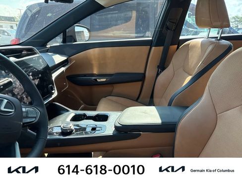 Used 2024 Lexus RZ 450e Premium w/ Technology Package AWD/4WD image 7